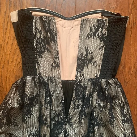 Wyton elegant Strapless Lace Dress - Black and Cream nwot - Picture 8 of 9